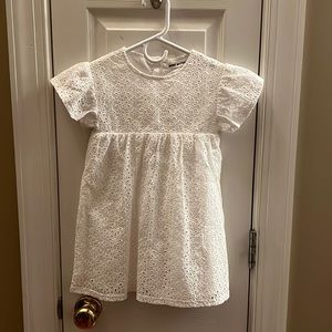 White 4t dress. Never worn tags still on